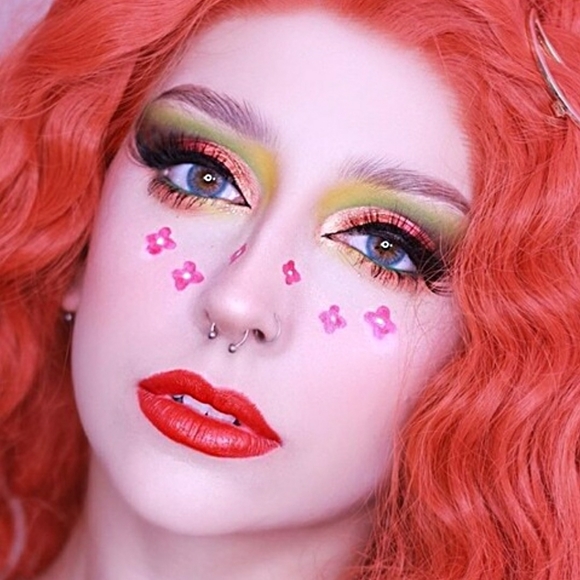 SHEGLAM | The ARTISTRY BEJEWELLED Eye-Shadow Palette Large 8x4" - Picture 3 of 13